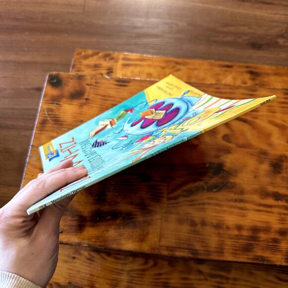 PJ Library Izzy The Whiz & Passover McClean Jewish Paperback Book - Picture 10 of 10